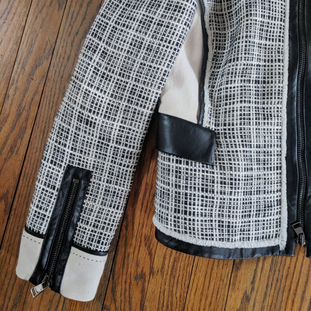 Blazer/Jacket with leather trimming